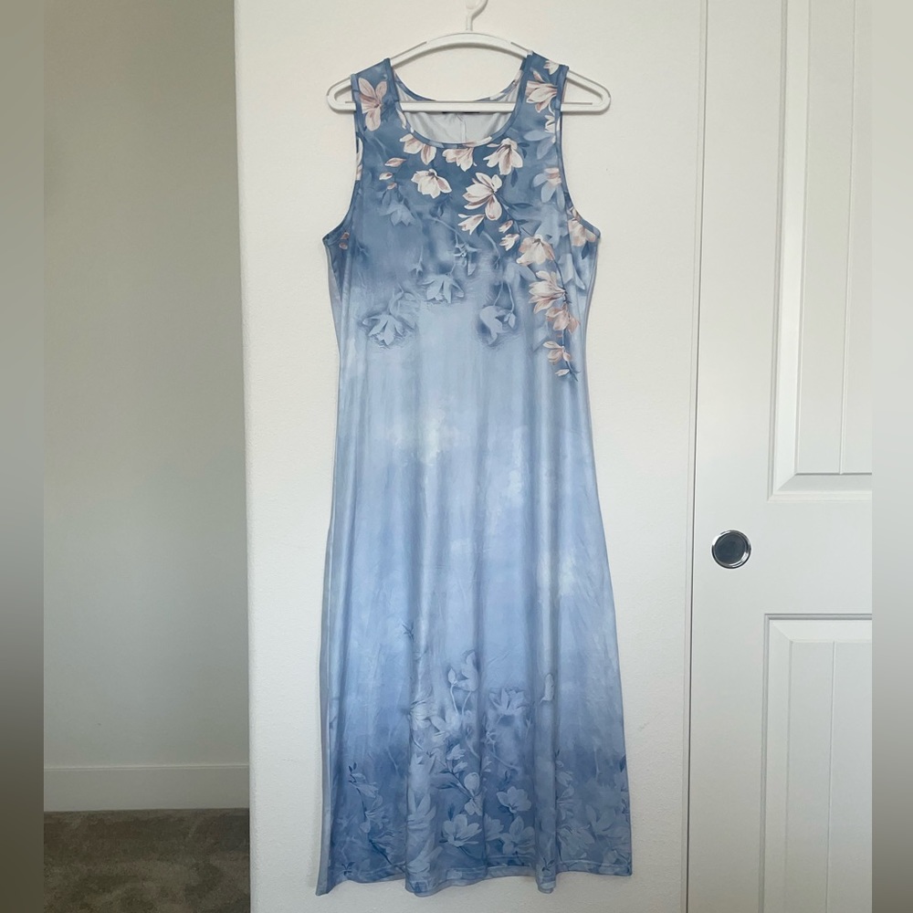 Noracora Maxi Dress